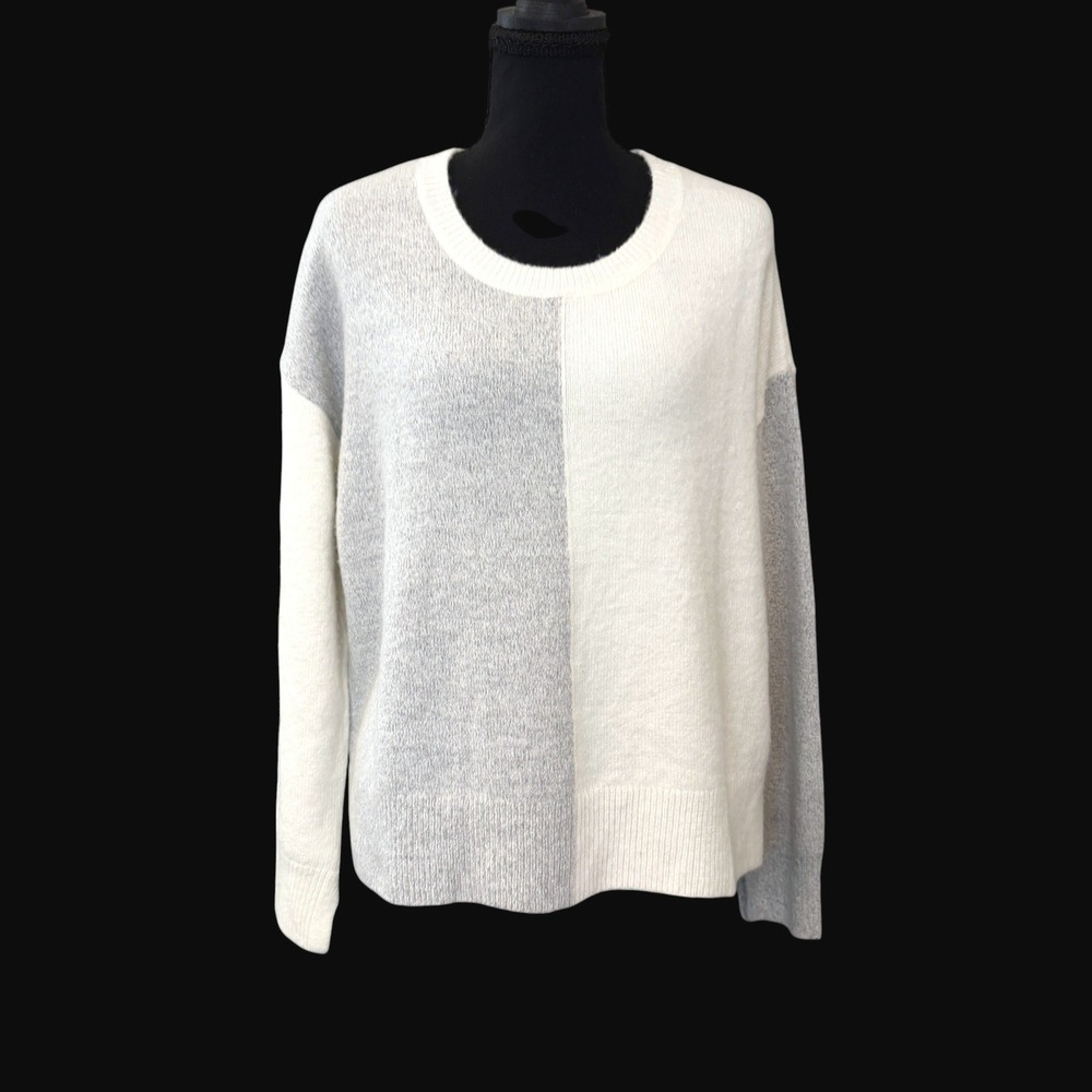 Splendid Colorblock Sweater XS White Grey Cozy Crew Neck Relaxed Fit Soft FLAW